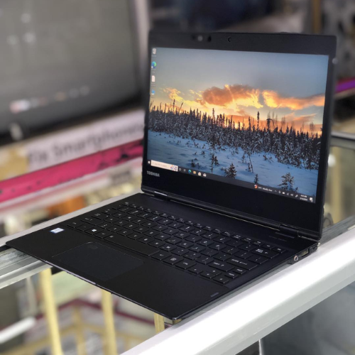 Toshiba Portege X20W-E Intel Core i7 8th Gen 16GB/512 Convertible